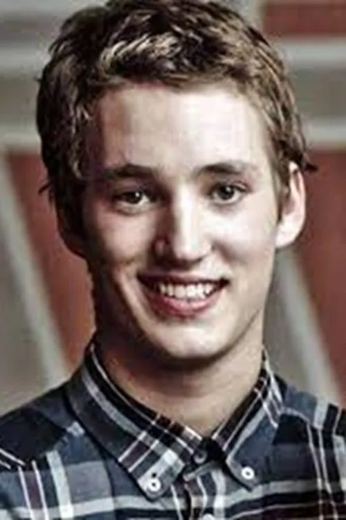 Jonas Wandschneider interpretando a Michael