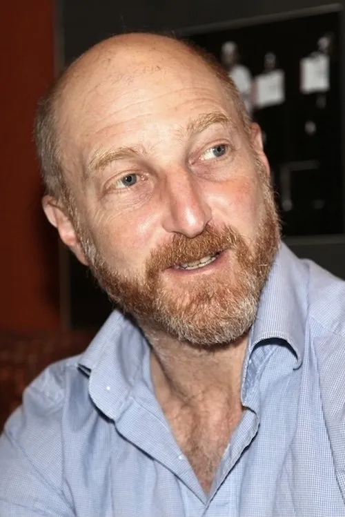 Jonathan Ames interpretando a Self