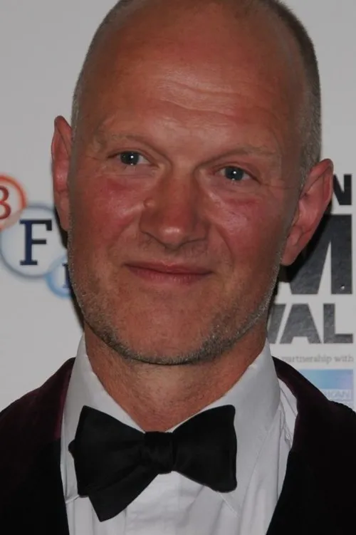 Ryan McKenna ha trabajado con Jonathan Asser en 1 ocasiones