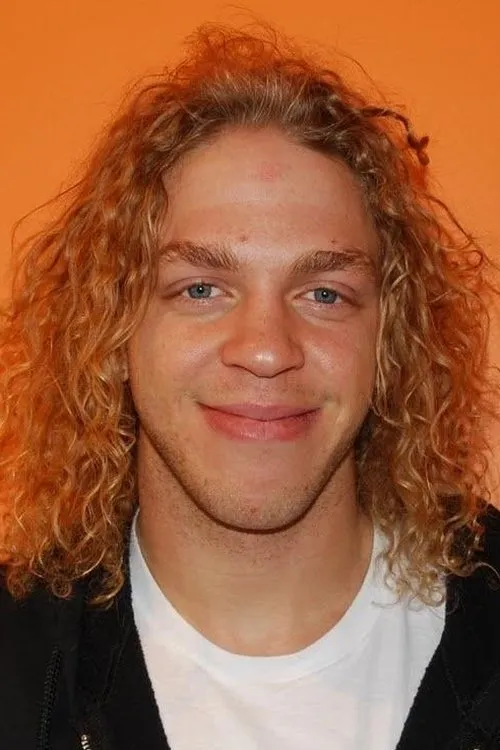 Jonathan Brookins interpretando a Self