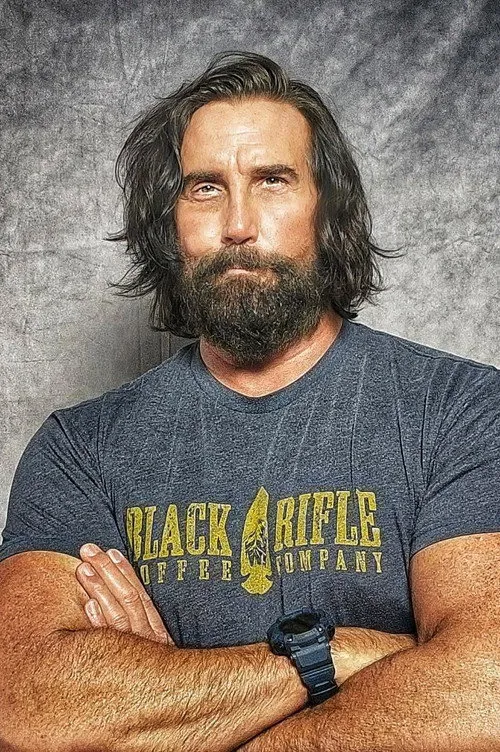 Elizabeth Rhoades ha trabajado con Jonathan Holbrook en 1 ocasiones