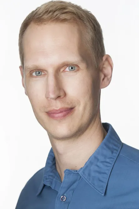 Adam Bogen ha trabajado con Jonathan Seinen en 1 ocasiones