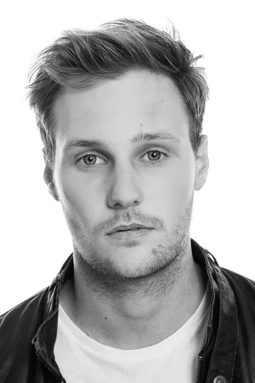 Ross Langley ha trabajado con Jordan Patrick Smith en 1 ocasiones