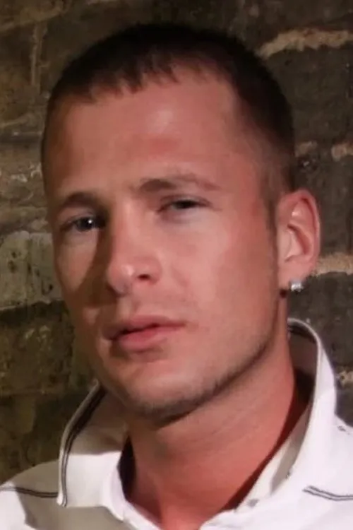 Jordan R. interpretando a