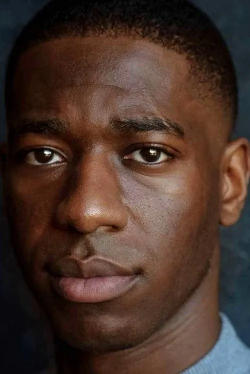 Jorden Myrie interpretando a Carl