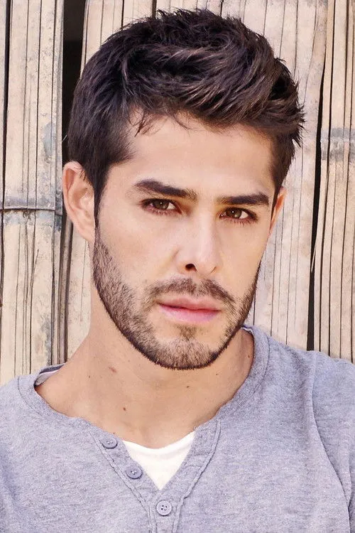 Jorge Armando Soto interpretando a Subteniente Tabares