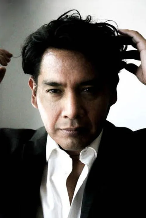 Jorge Martinez Colorado interpretando a Camilo