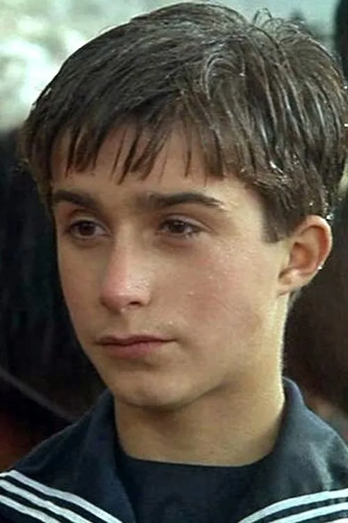 Joris Molinas interpretando a Lili des Bellons