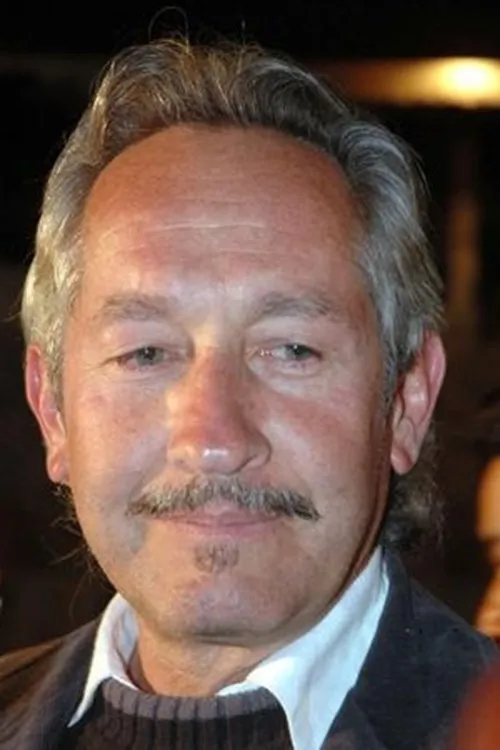 José Ángel García interpretando a