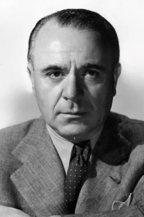 José Iturbi interpretando a Himself (as Jose Iturbi)