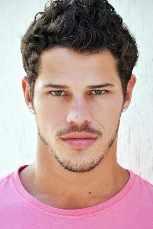 Sílvio Restiffe ha trabajado con José Loreto en 1 ocasiones