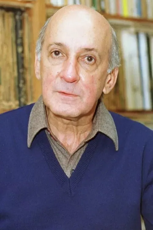 José Ramos Tinhorão interpretando a Himself