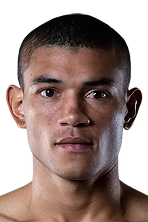 Jose Uzcategui interpretando a Self