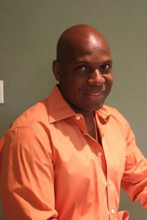 Joselito Amen Santo interpretando a A Hound