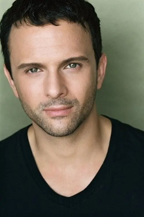 Joseph Baird interpretando a Ben