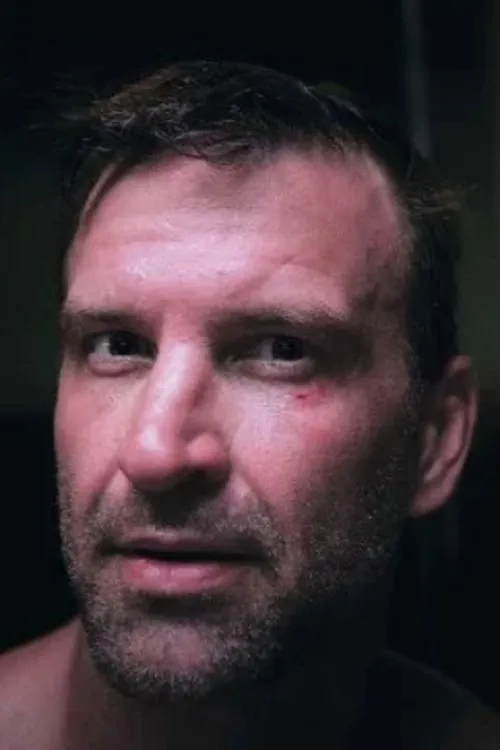 Joseph Fitzmorris interpretando a Green Phantom