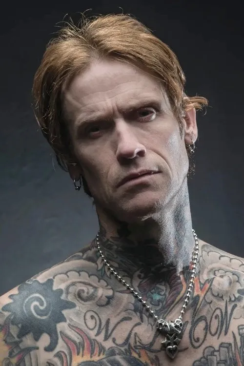 Josh Todd interpretando a Rusty Knight