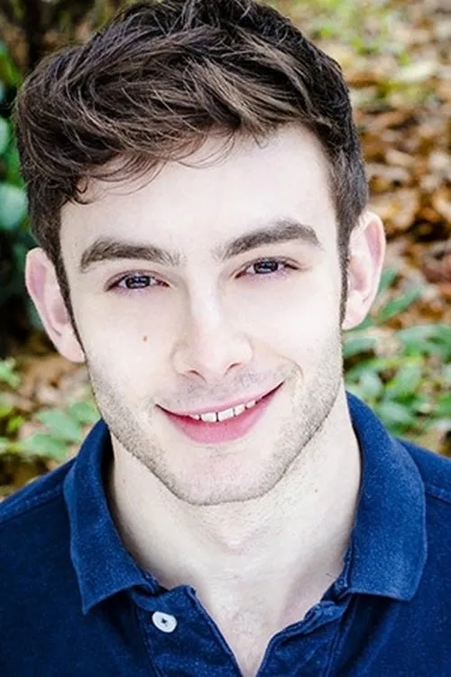 Joshua Berg interpretando a Harry