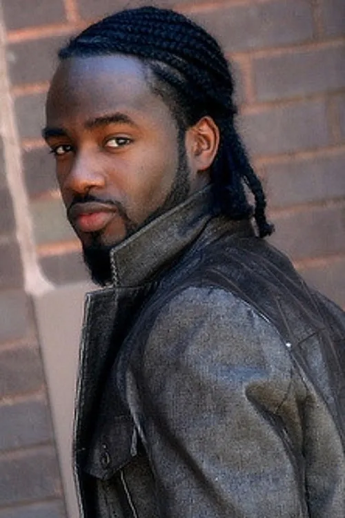 Joshua Bridgewater interpretando a