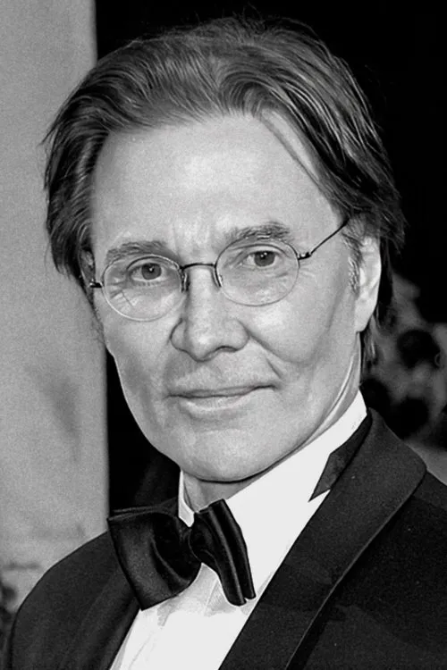 Joshua Sinclair interpretando a Brandaccio