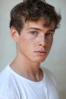 Vernon Davis ha trabajado con Joshuah Melnick en 1 ocasiones