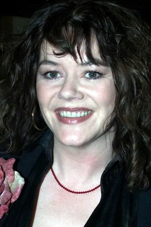 Josie Lawrence interpretando a 