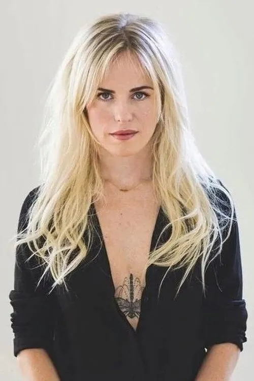 Josje Huisman interpretando a Ikka