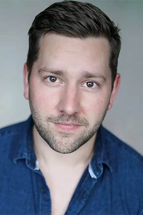 Joss Porter interpretando a Mark