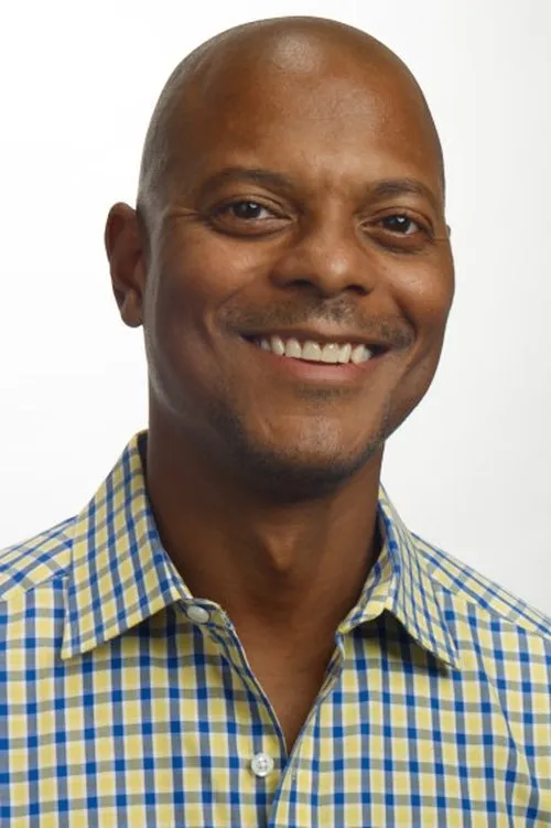 Jou Jou Papailler interpretando a Sheldon