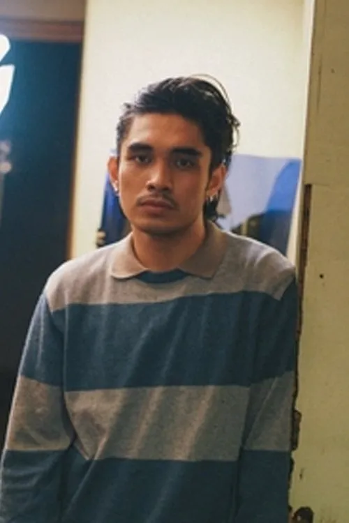 Jox Gonzales — personaje: Adrian