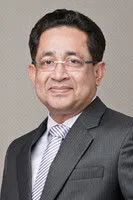 Suma Jayaram ha trabajado con Joy Alukkas en 1 ocasiones