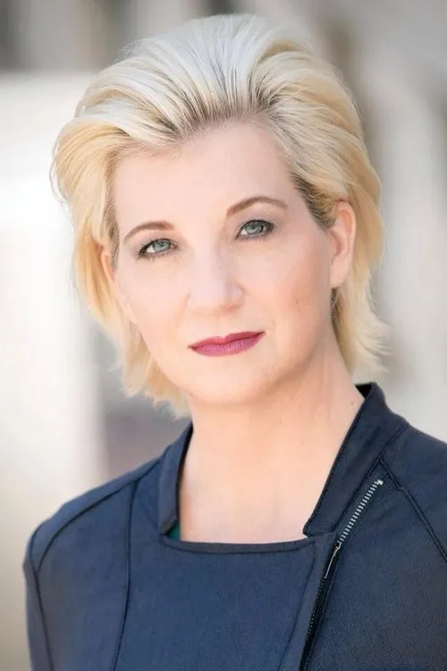 Joy Leigh interpretando a Josephina Jones