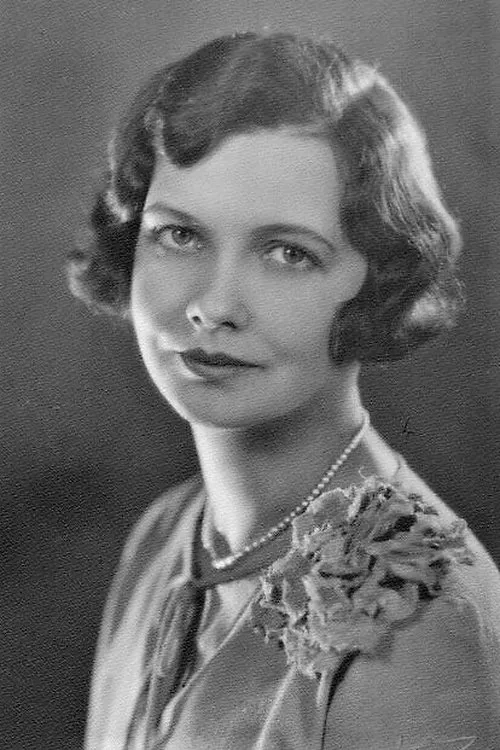 Joyce Barbour interpretando a Lady Burridge