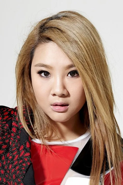 Joyce Cheng interpretando a Best Friend