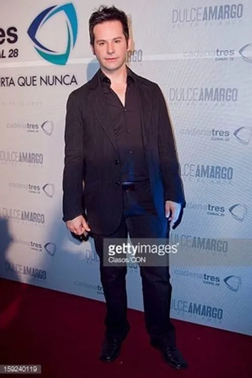 Juan Carlos Martín del Campo interpretando a Suriel