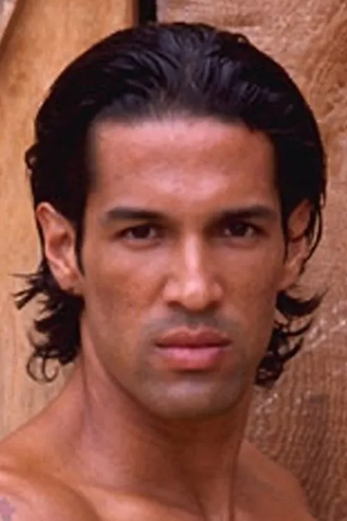 Juan Carlos Solano interpretando a Himself