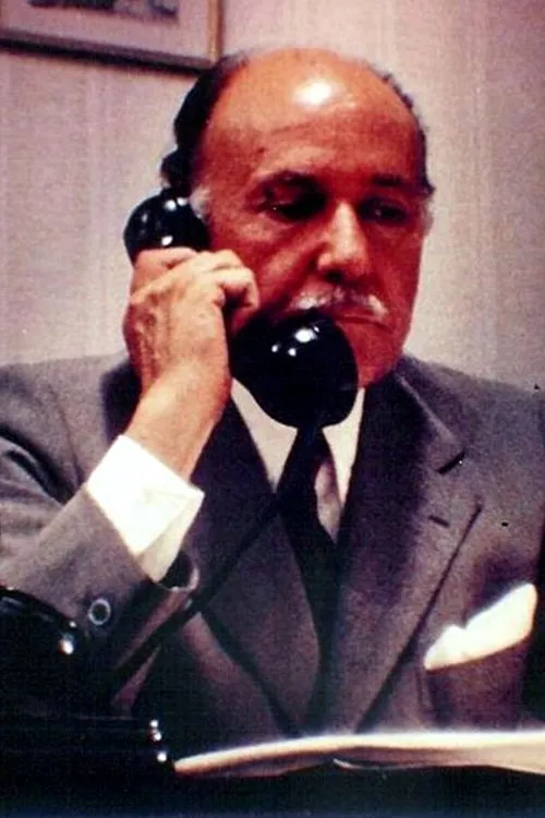 Juan Olaria interpretando a Comisario Durán