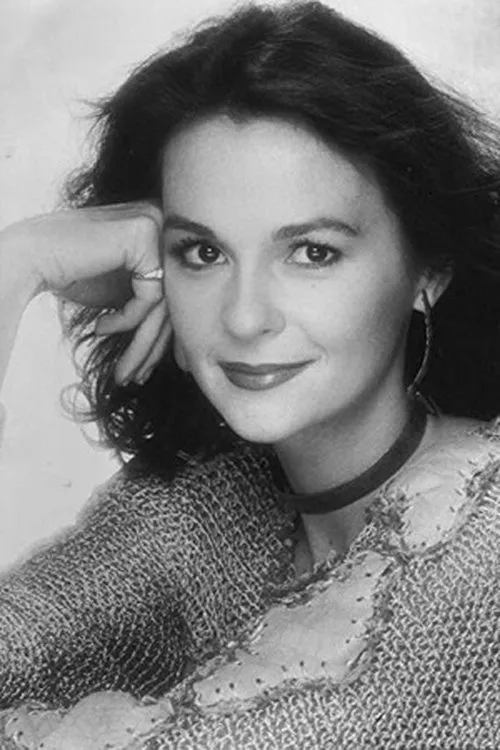 Judith Marie-Bergan interpretando a Gladys