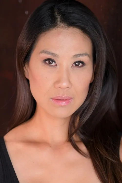 Julee Song interpretando a Sherry