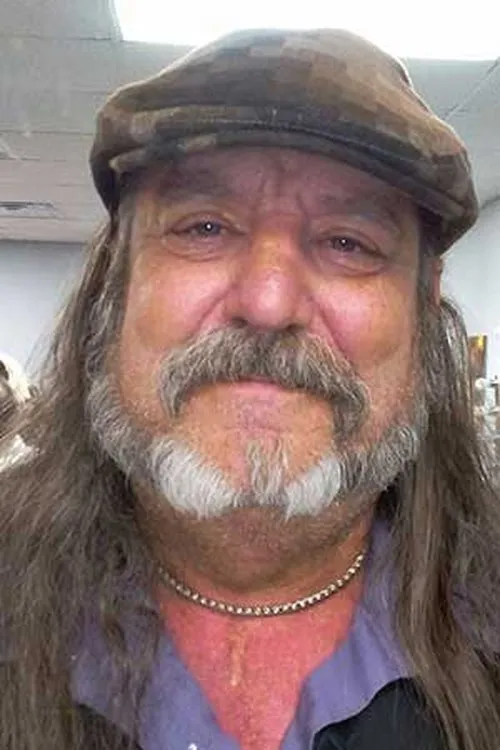 Jules Sceiro interpretando a Willie Maybach