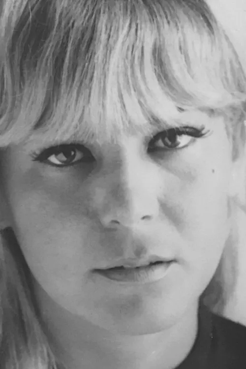 Júlia Buisel interpretando a Dona Vilaça