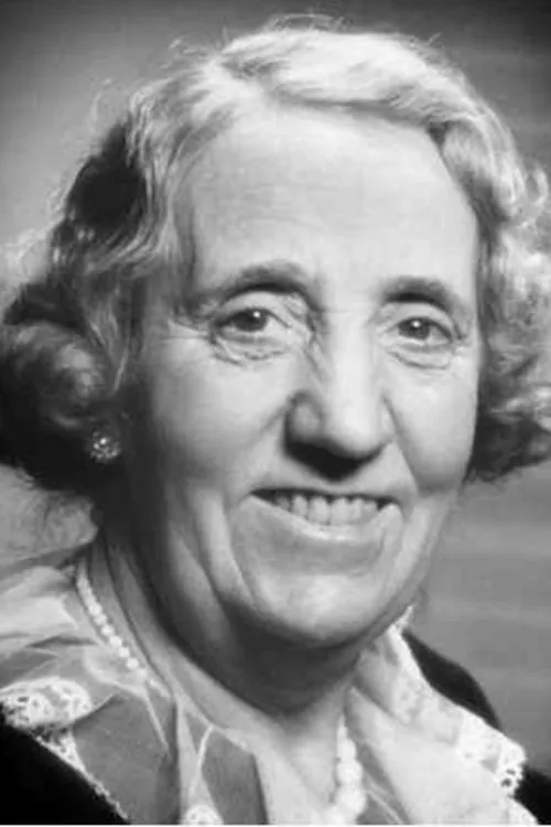 Charlie Almlöf ha trabajado con Julia Cæsar en 5 ocasiones