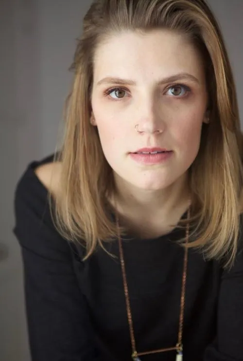 Julia Coulter en su biografía y filmografía