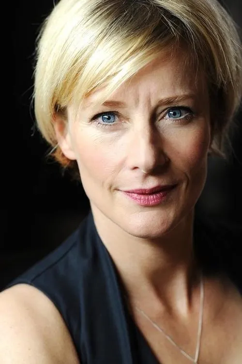 Karin Collison ha trabajado con Julia Farino en 1 ocasiones