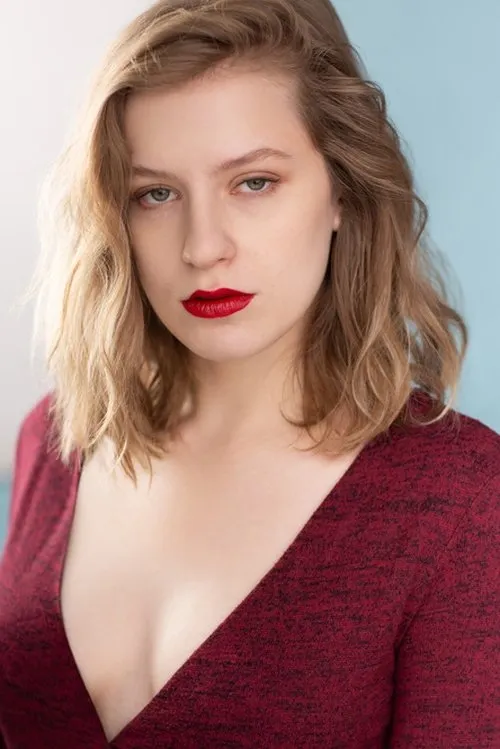 Julia James interpretando a Olivia Hope