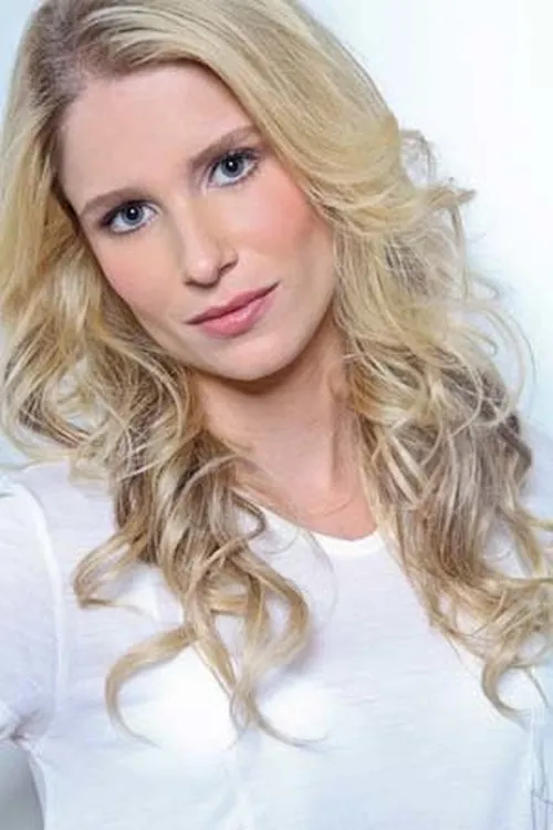 Júlia Lund interpretando a Erika