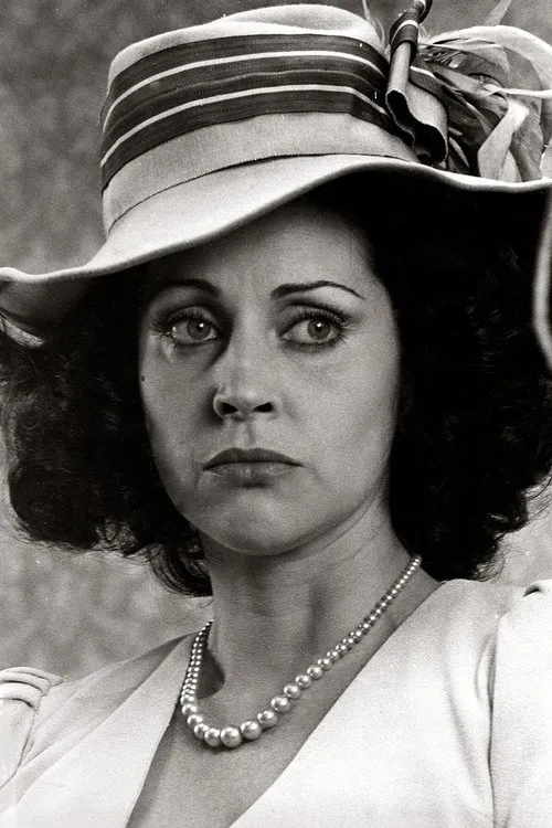 Julia von Grolman interpretando a 