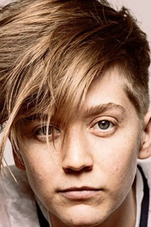 Julia Weldon interpretando a Judith Ryan