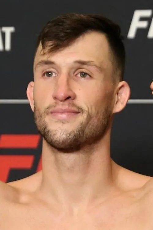 Julian Erosa interpretando a Self