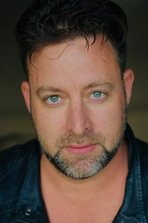 Julian Paul en su biografía y filmografía